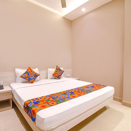 כלכותה Fabhotel Kitchen Q Inn - Belaghata מראה חיצוני תמונה