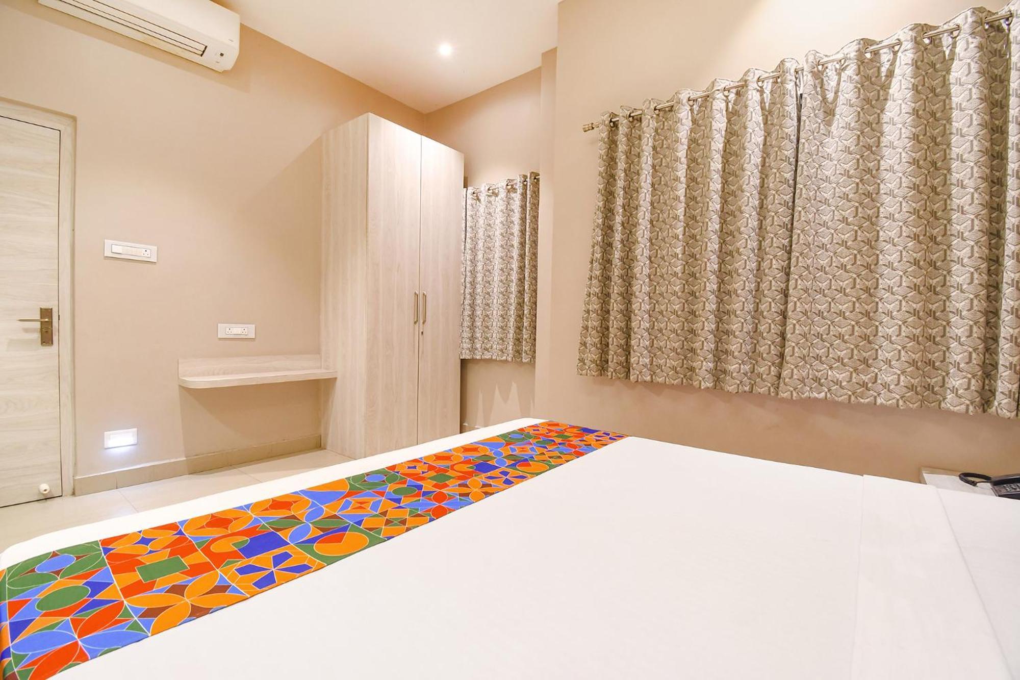 כלכותה Fabhotel Kitchen Q Inn - Belaghata מראה חיצוני תמונה