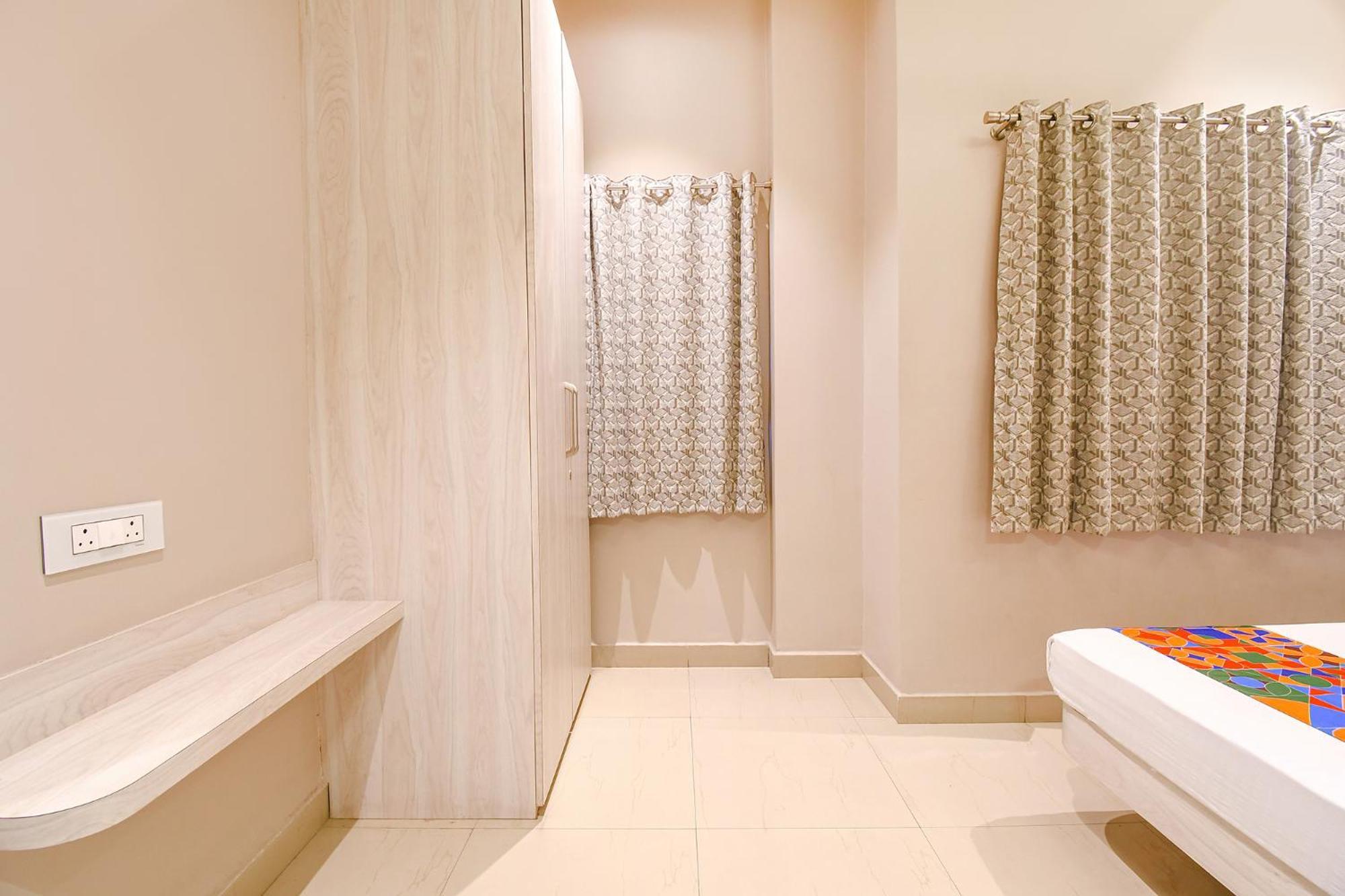כלכותה Fabhotel Kitchen Q Inn - Belaghata מראה חיצוני תמונה
