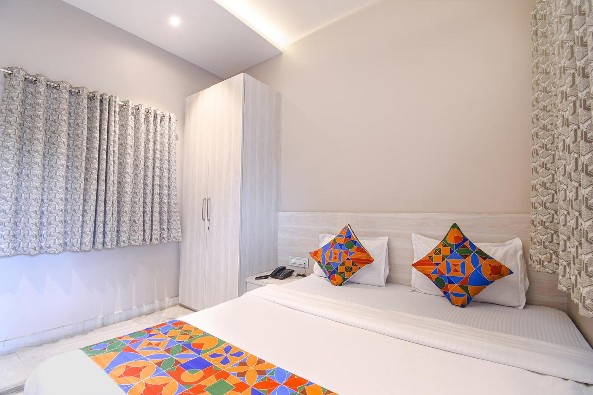 כלכותה Fabhotel Kitchen Q Inn - Belaghata מראה חיצוני תמונה