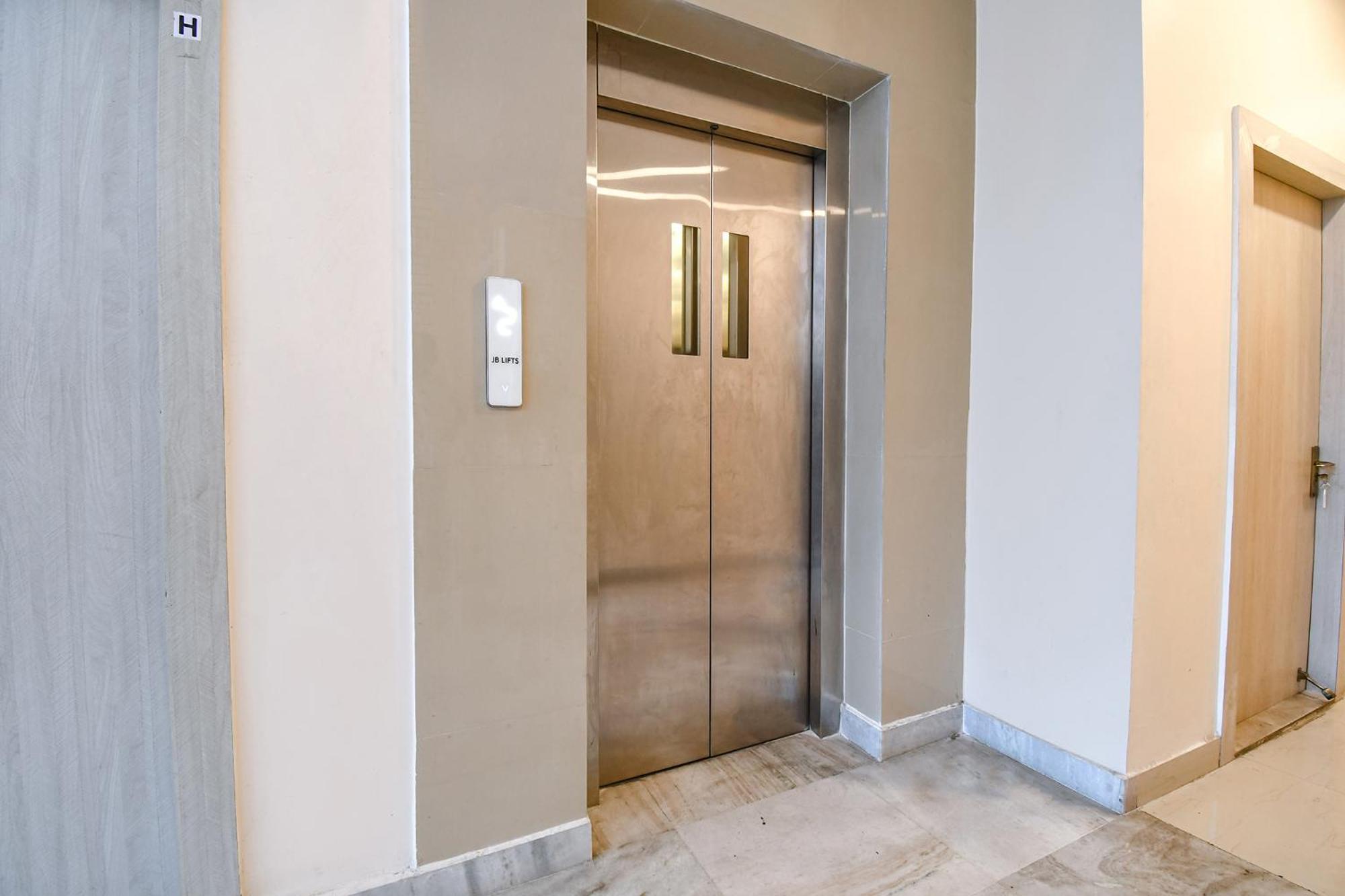 כלכותה Fabhotel Kitchen Q Inn - Belaghata מראה חיצוני תמונה